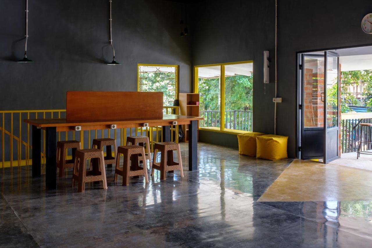 Kumpul Hostel Kuta Легіан Екстер'єр фото